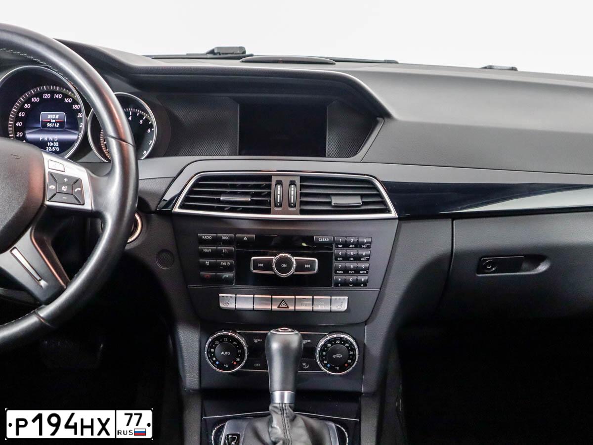 Фото автомобиля MERCEDES-BENZ  C180, 2013 — госномер О681СС790. Цвет: Белый