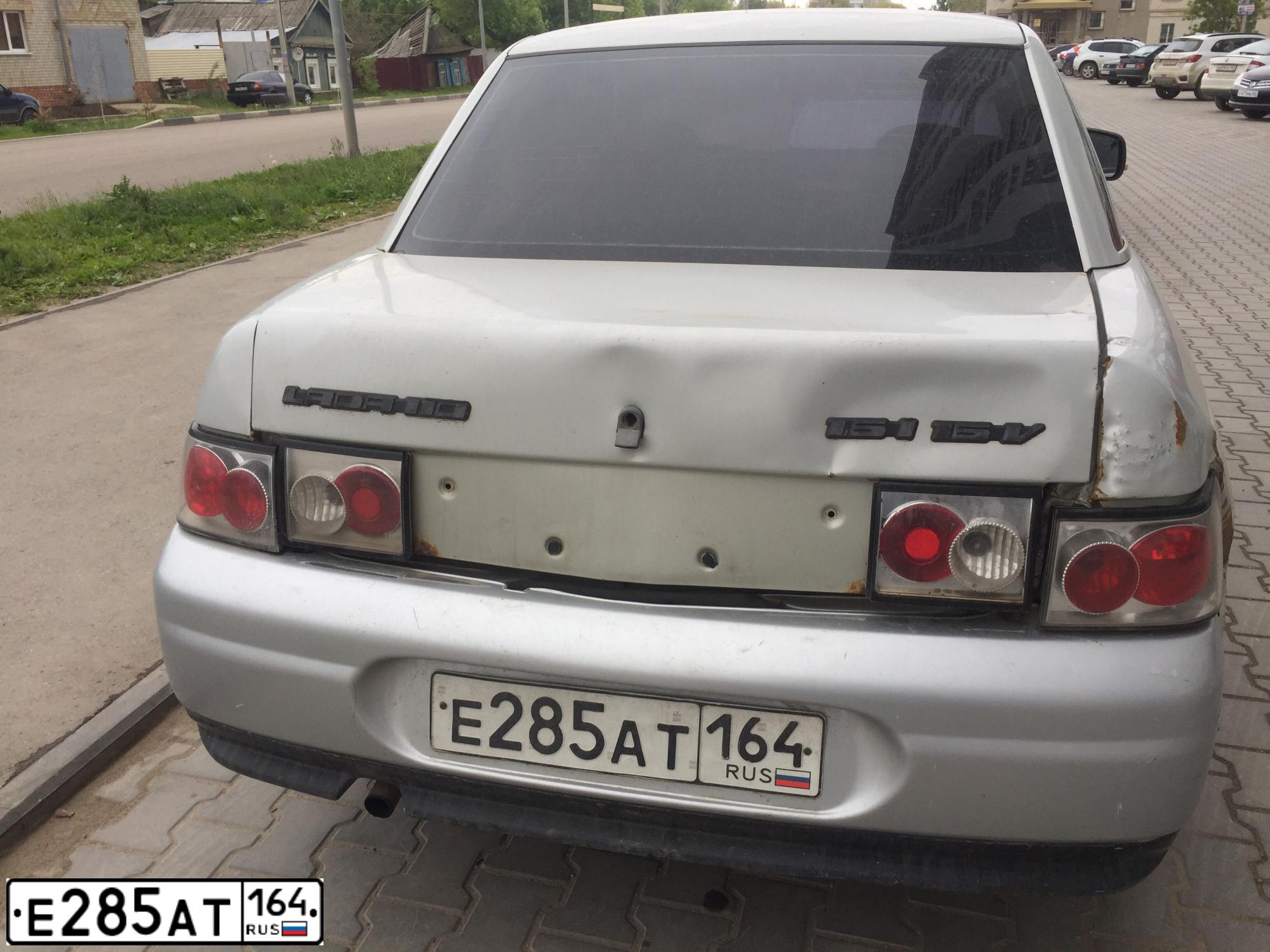 Фото автомобиля LADA 2110 LADA, 2004 — госномер М976НА98. Цвет: МОЛОЧНО-БЕЛЫЙ СЕРЕБР