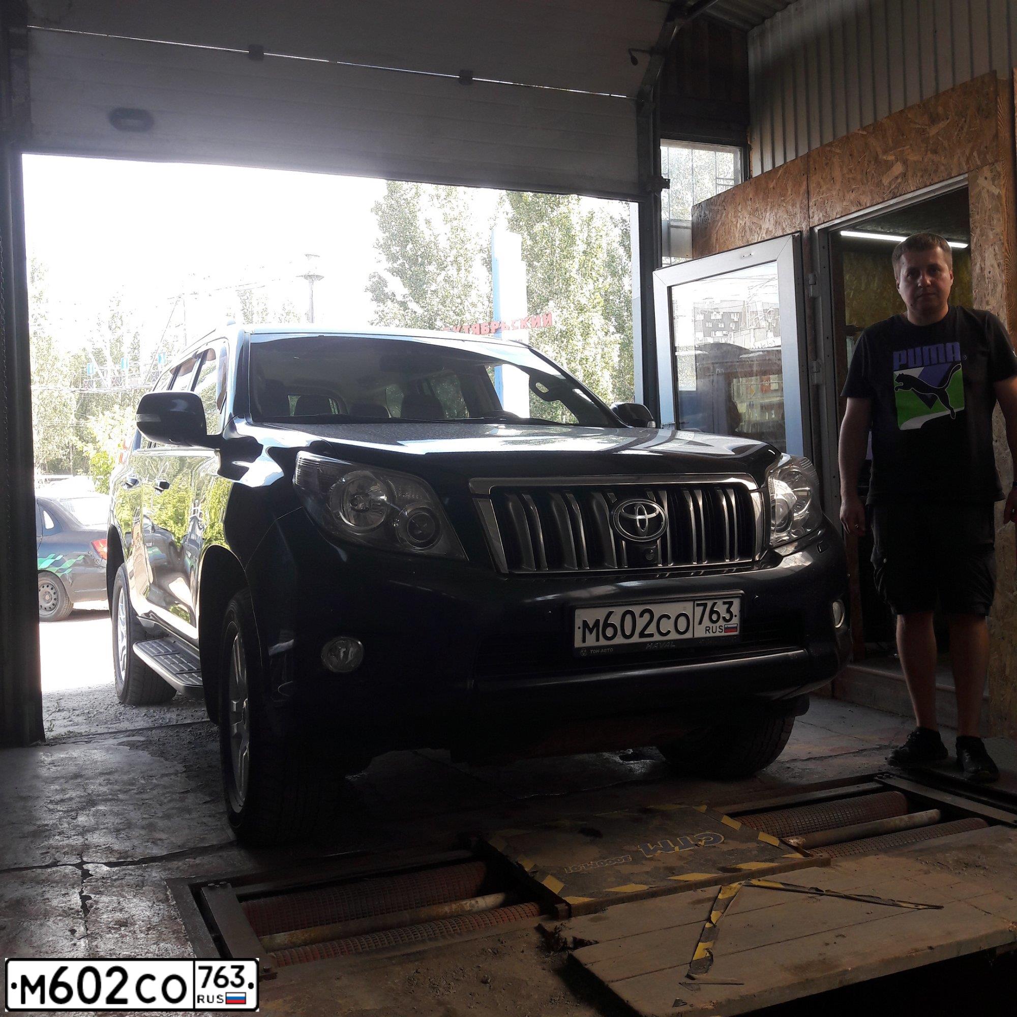 Фото автомобиля TOYOTA LANDCRUISER, 2010 — госномер М602СО763. Цвет: ТЕМНО-СЕРЫЙ