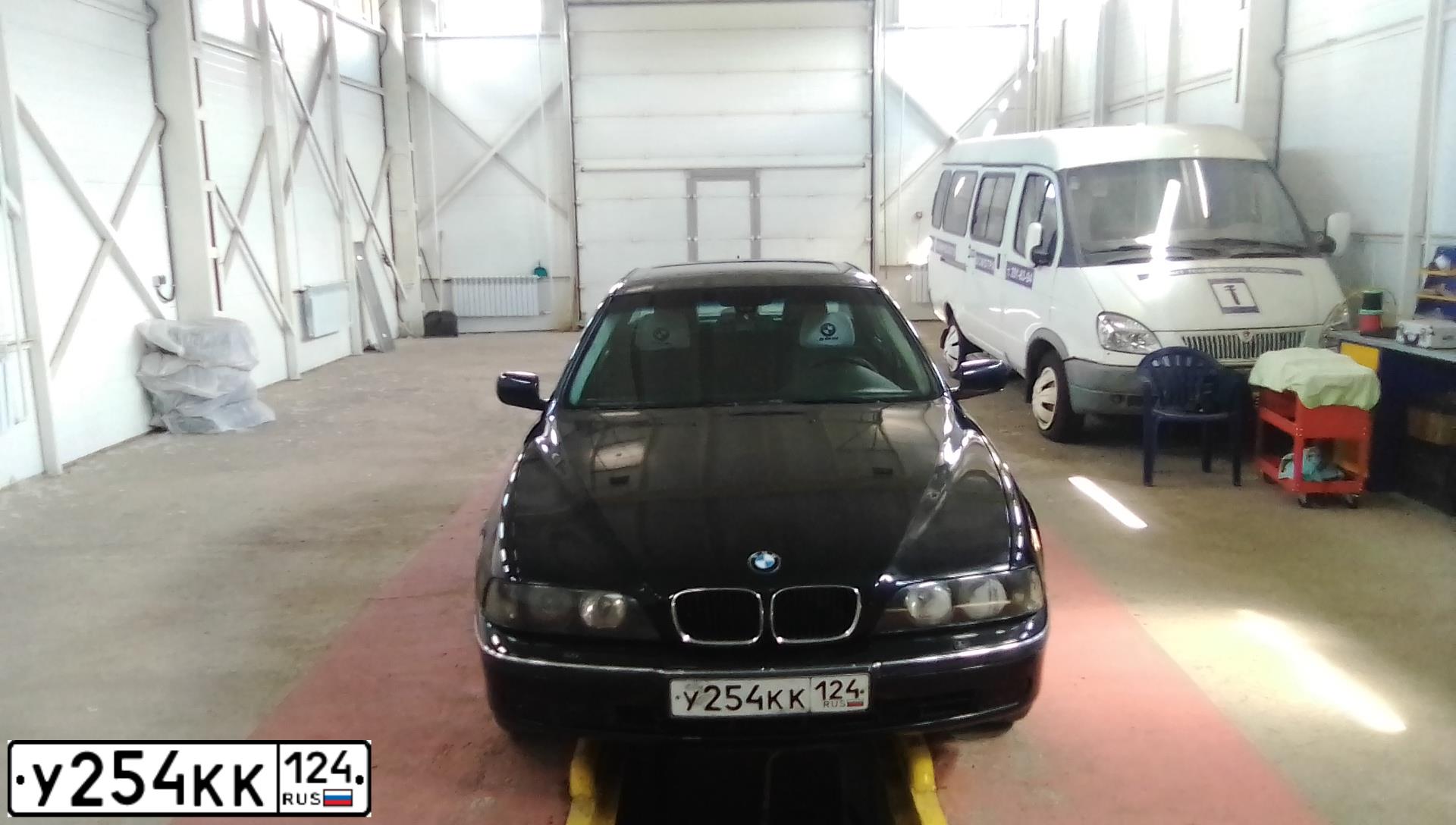 Фото автомобиля BMW SERIE 5, 2000 — госномер В971КА138. Цвет: ЧЕРНЫЙ