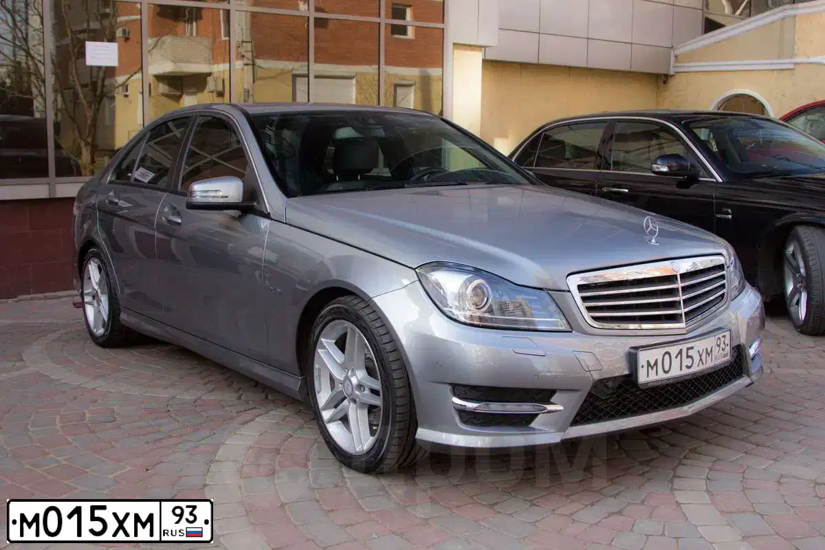 Фото автомобиля MERCEDES E-KLASSE, 2014 — госномер М015ХМ93. Цвет: Белый