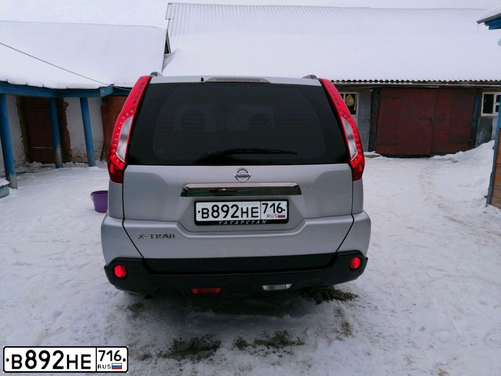 Фото автомобиля NISSAN X-TRAIL, 2011 — госномер С847ВУ196. Цвет: Серебристый