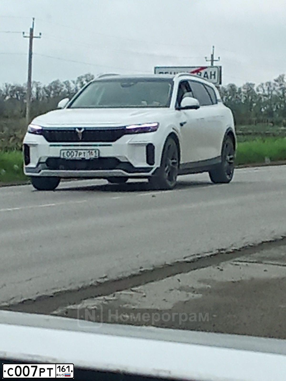 Фото автомобиля GAZ 3102 WOLGA, 2000 — госномер О753ОО61. Цвет: БЕЛЫЙ