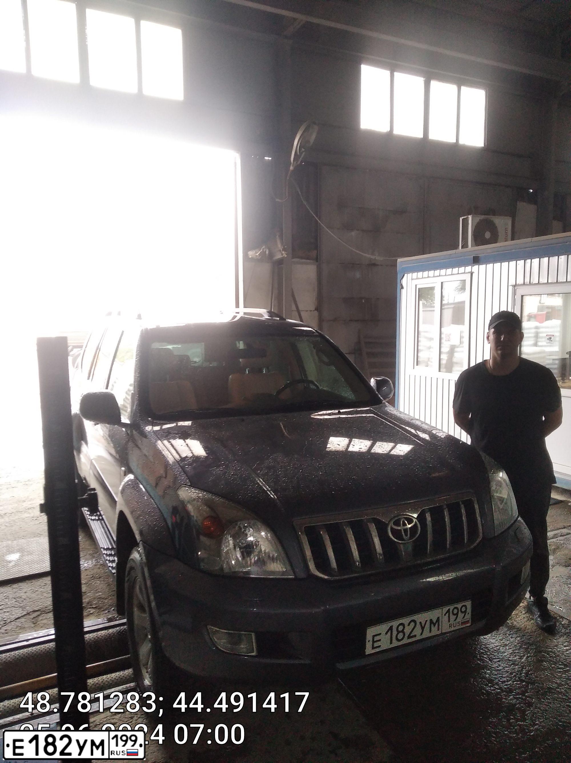 Фото автомобиля TOYOTA LAND CRUISER PRADO, 2007 — госномер О865АА134