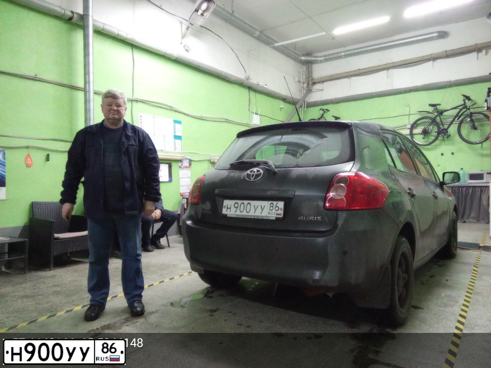 Фото автомобиля TOYOTA AURIS, 2007 — госномер Н900УУ86. Цвет: ТЕМНО-ЗЕЛЕНЫЙ