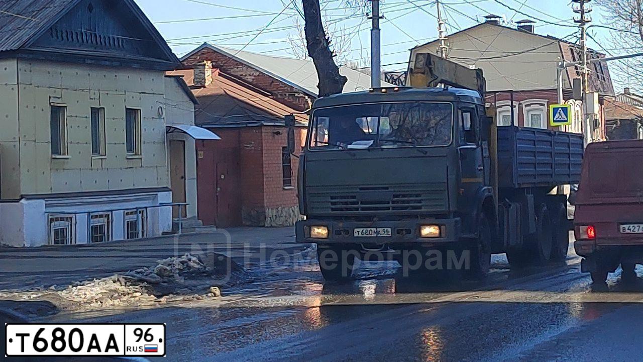 Фото автомобиля VOLVO S40, 2007 — госномер Т680АА96. Цвет: ТЕМНО-СИНИЙ