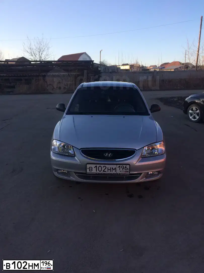 Фото автомобиля LANDROVER RANGE ROVER, 2005 — госномер Е350ХО197. Цвет: СЕРО-ЗЕЛЕНЫЙ