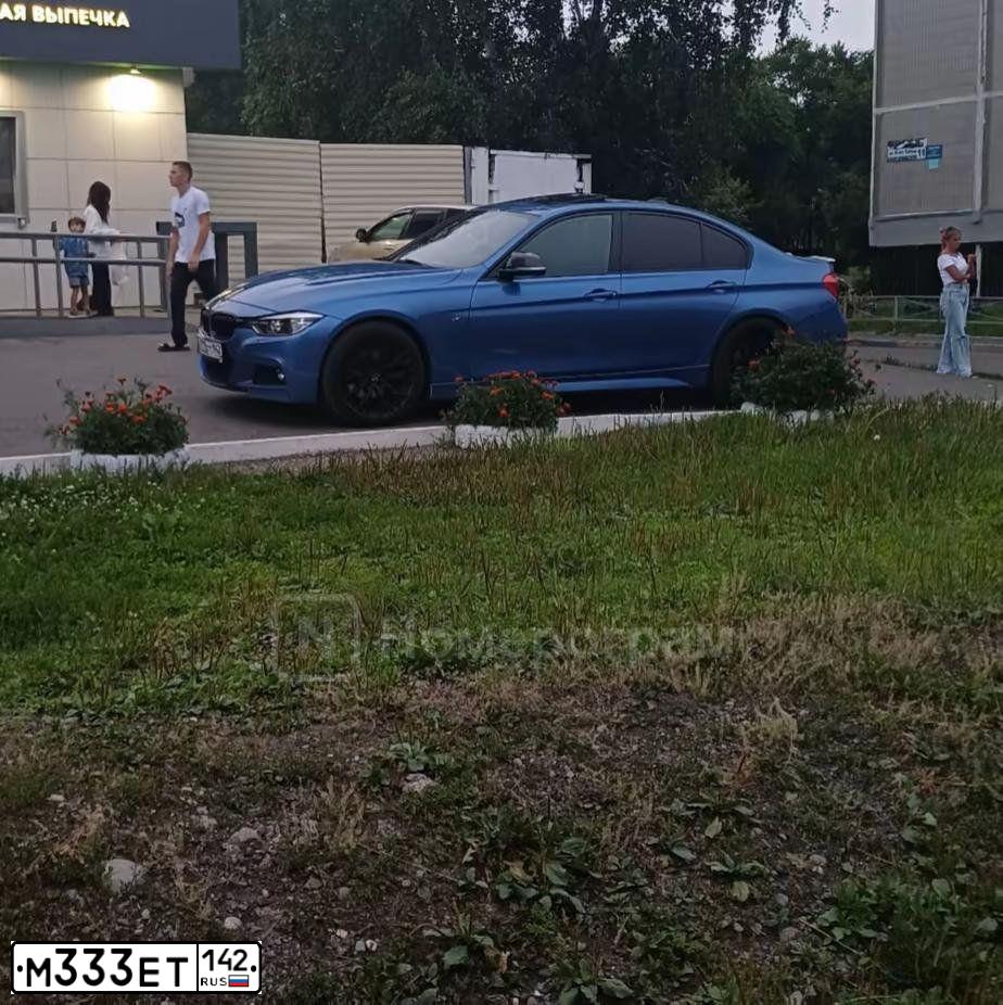 Фото автомобиля LEXUS IS, 2007 — госномер Е235РА142. Цвет: ЧЕРНЫЙ