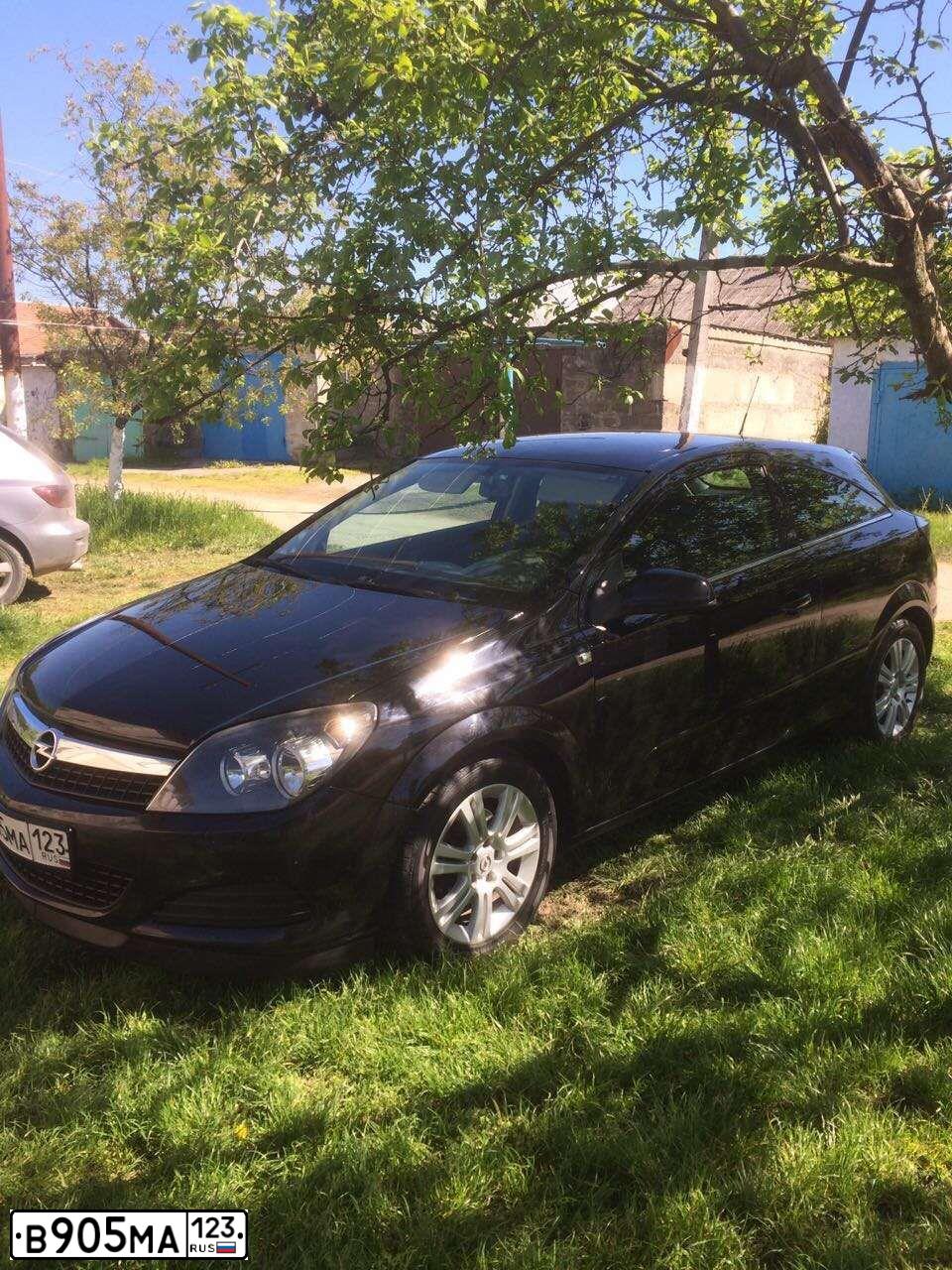 Фото автомобиля OPEL ASTRA, 2007 — госномер В417ОТ761. Цвет: ЧЕРНЫЙ
