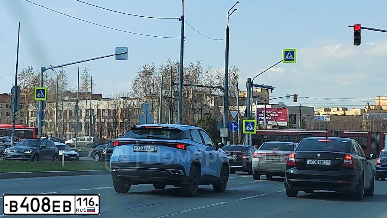 Фото автомобиля SKODA OCTAVIA, 2010 — госномер В408ЕВ116. Цвет: ЧЕРНЫЙ