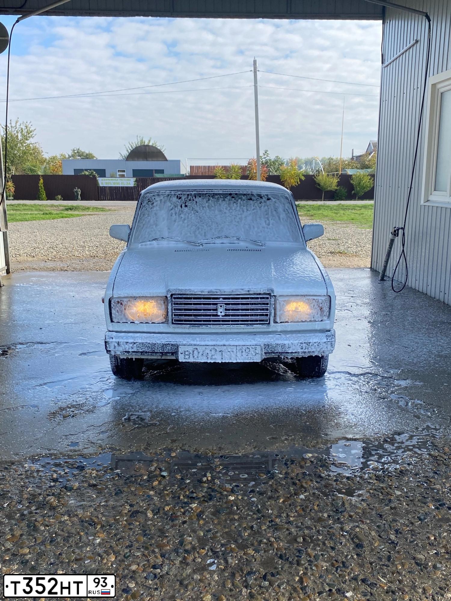 Фото автомобиля LADA 2107, 2003 — госномер В042ТТ193. Цвет: Белый