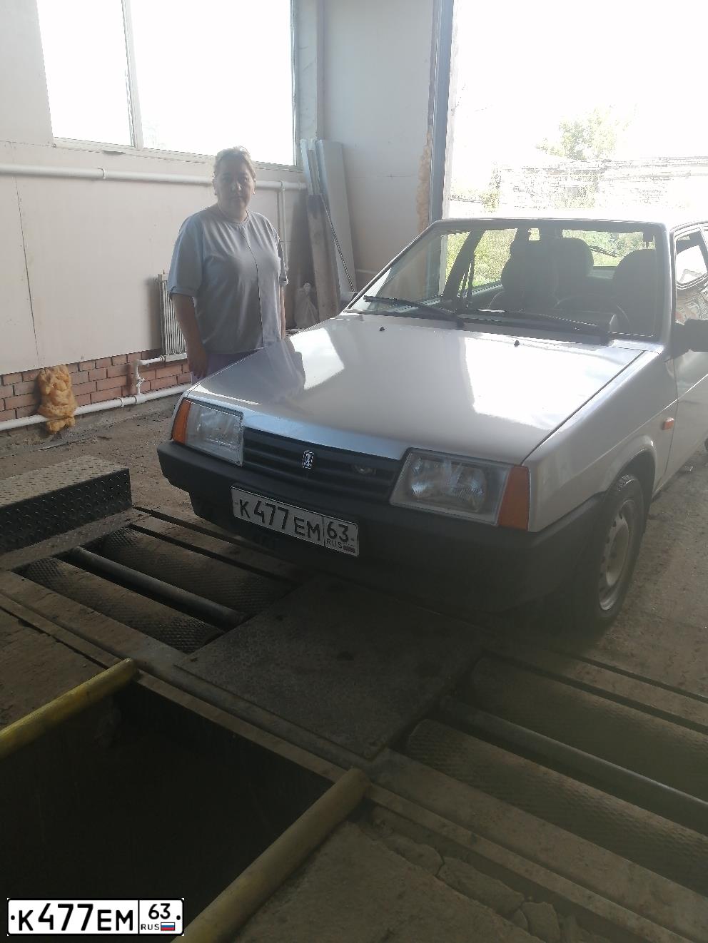 Фото автомобиля LADA 2109 SAMARA, 2003 — госномер К477ЕМ63. Цвет: Серебристый