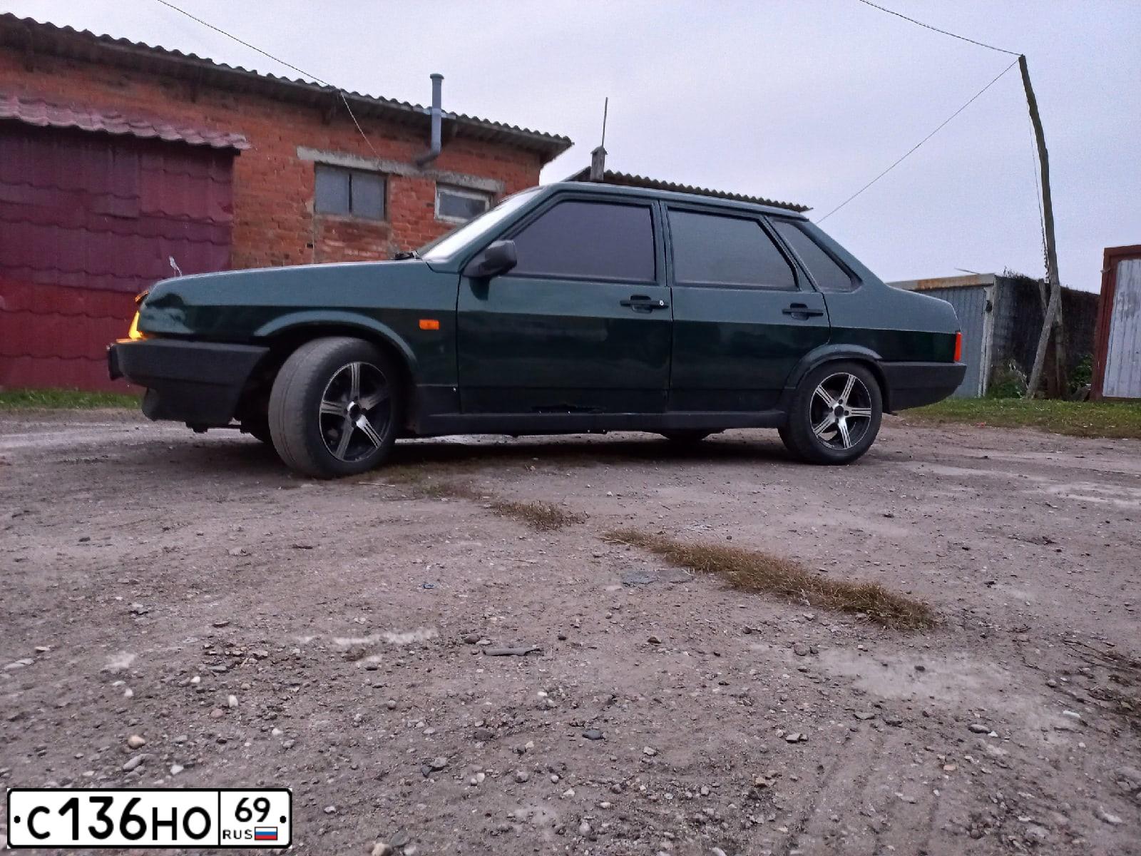 Фото автомобиля LADA 2109 SAMARA, 2003 — госномер С136НО69. Цвет: Темно-зеленый