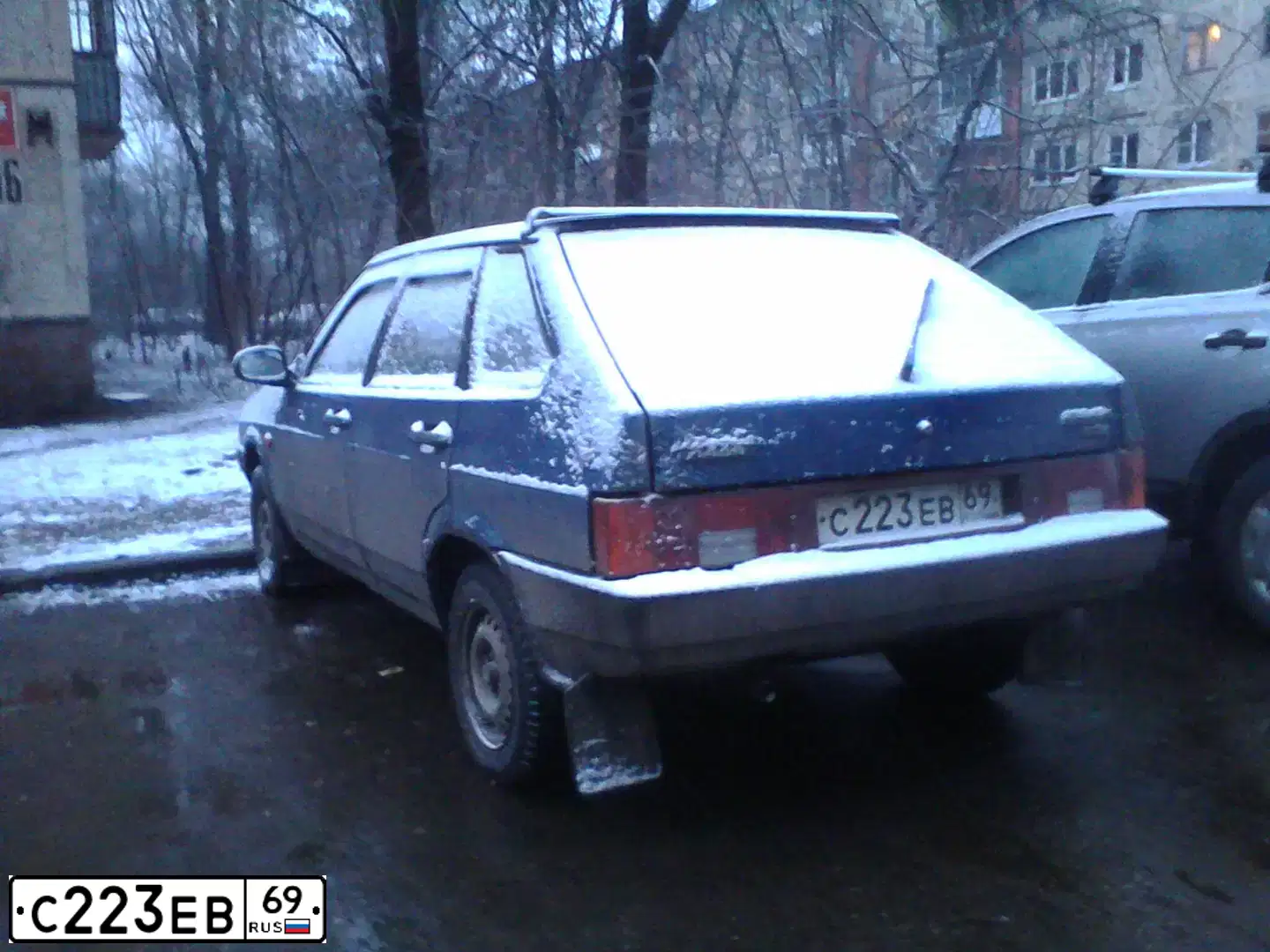 Фото автомобиля LADA 2109 SAMARA, 2002 — госномер С223ЕВ69. Цвет: СЕРЕБРИСТЫЙ ЯРКО-СИНИЙ