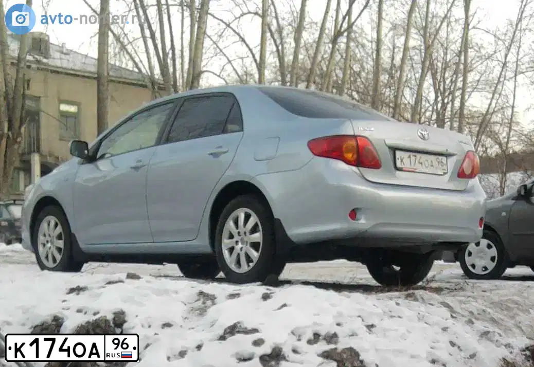 Фото автомобиля TOYOTA COROLLA, 2007 — госномер К174ОА96. Цвет: СВ.ГОЛУБОЙ