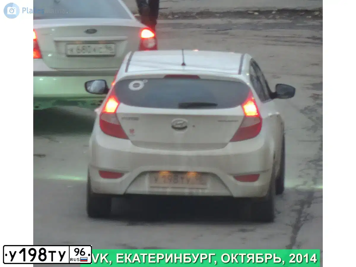 Фото автомобиля HYUNDAI SOLARIS, 2012 — госномер М678ЕТ774. Цвет: БЕЛЫЙ