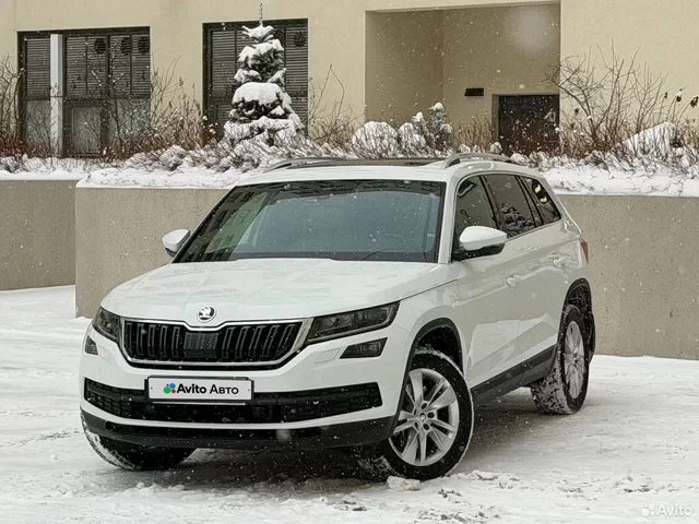 Фото автомобиля SKODA KODIAQ, 2020 — госномер К035АУ37. Цвет: Белый