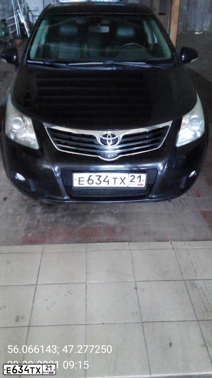Фото автомобиля TOYOTA AVENSIS, 2009 — госномер Е634ТХ21. Цвет: ЧЕРНЫЙ