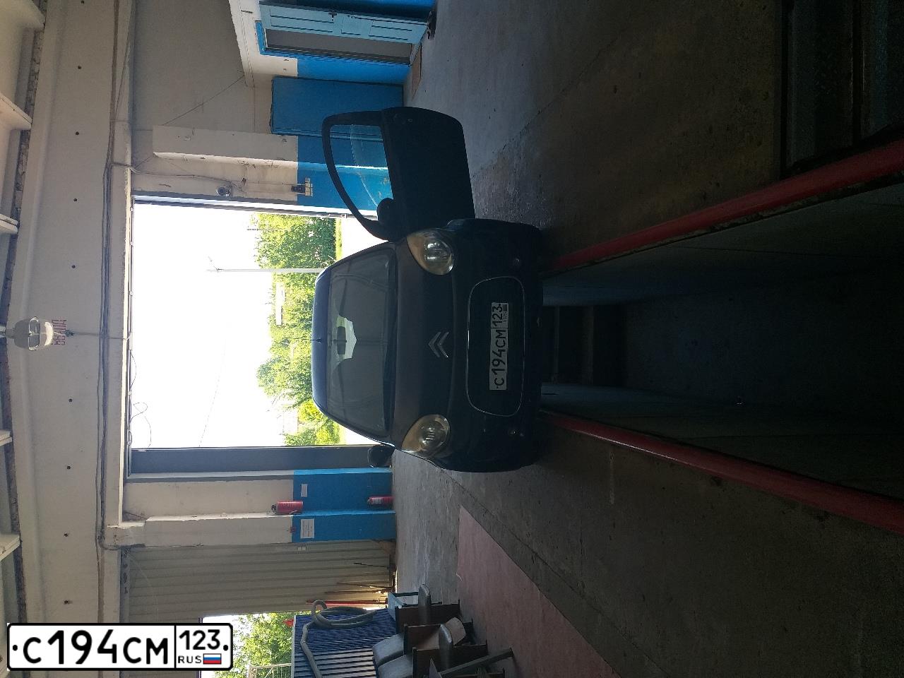 Фото автомобиля CITROEN C1, 2011 — госномер С194СМ123. Цвет: ЧЕРНЫЙ