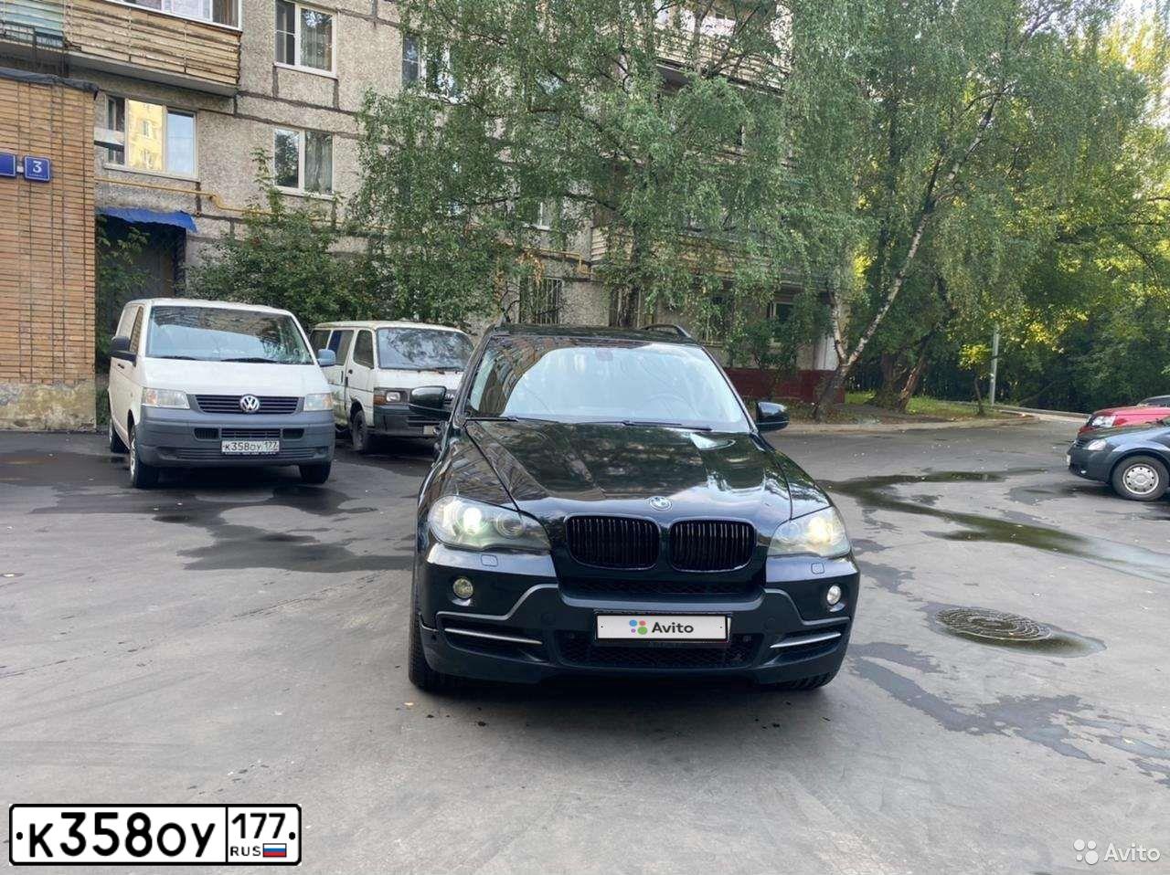 Фото автомобиля VOLKSWAGEN TRANSPORTER, 2006 — госномер К358ОУ177. Цвет: СЕРО-БЕЛЫЙ