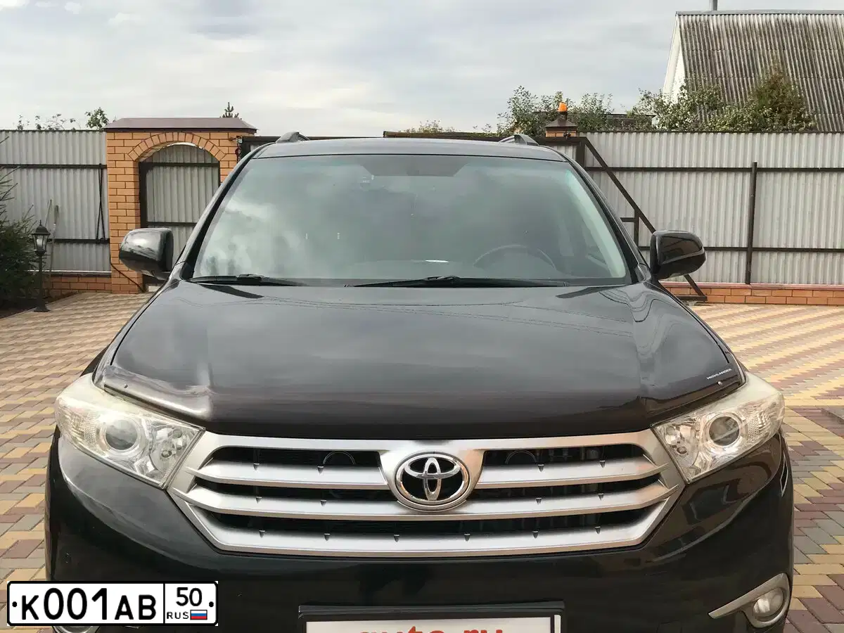 Фото автомобиля TOYOTA HIGHLANDER, 2011 — госномер К001АВ50. Цвет: ЧЕРНЫЙ
