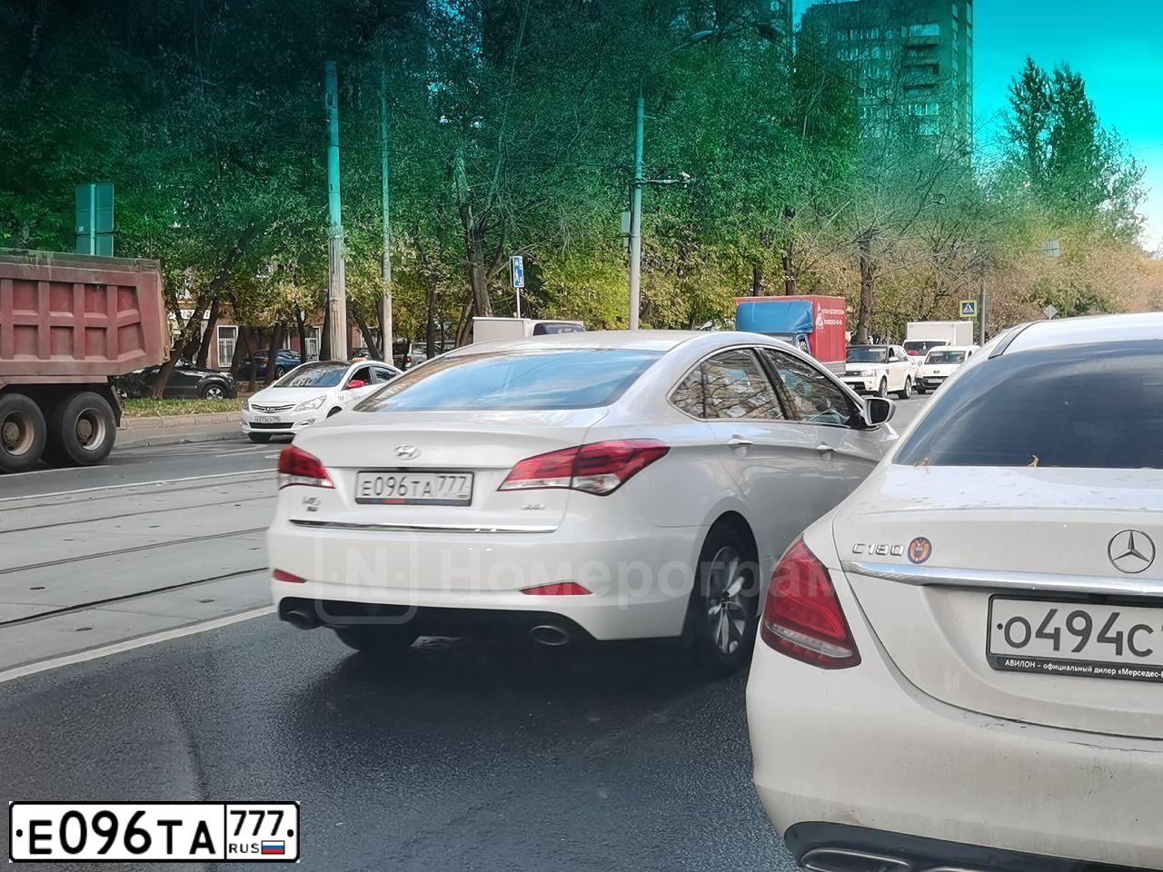 Фото автомобиля HYUNDAI I40, 2015 — госномер Р883ВС977. Цвет: Белый