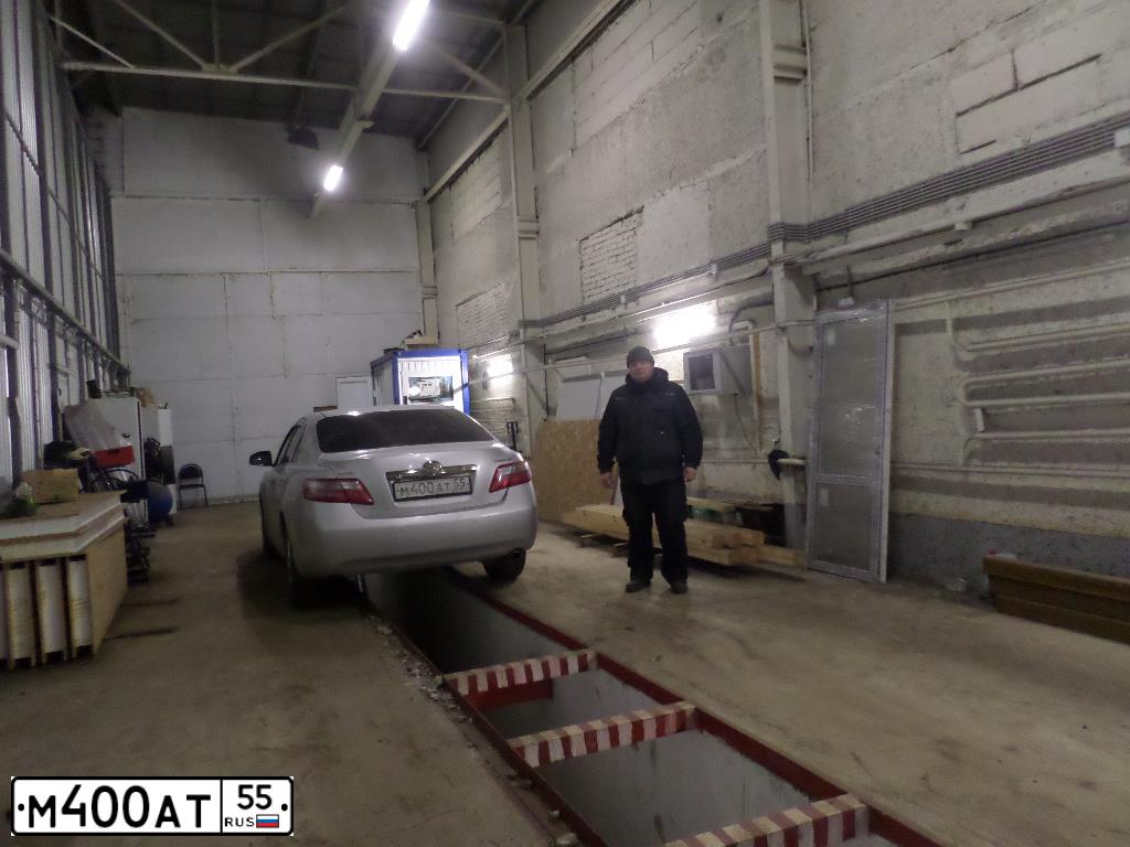 Фото автомобиля TOYOTA CAMRY, 2010 — госномер М400АТ55. Цвет: СЕРЕБРИСТЫЙ МЕТАЛЛИК
