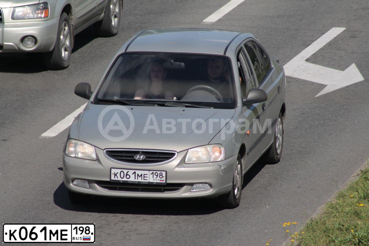 Фото автомобиля TAGAZ ACCENT, 2008 — госномер Р110ВР199. Цвет: СВЕТЛО-БЕЖЕВЫЙ
