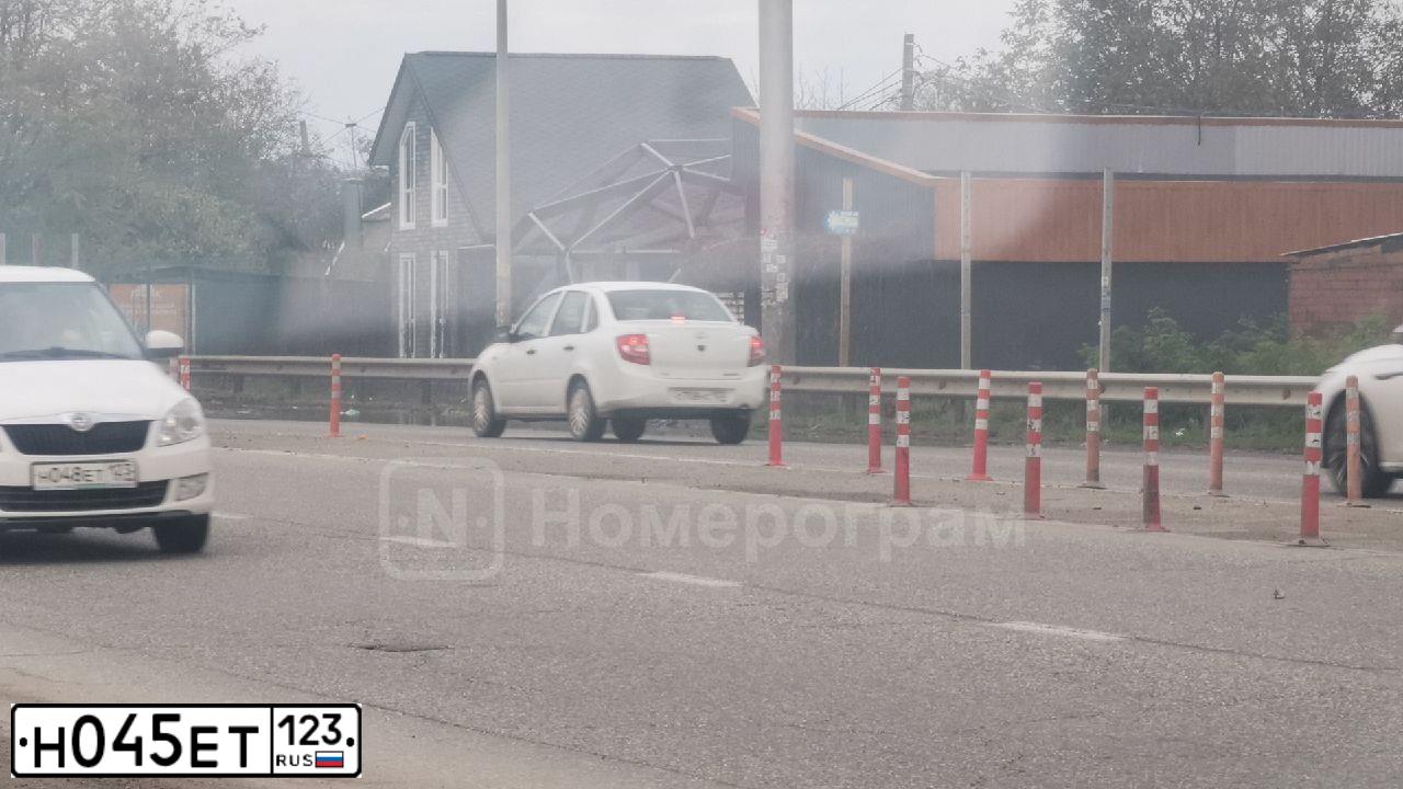 Фото автомобиля NISSAN ALMERA, 2005 — госномер Р903ЕМ177. Цвет: БЕЖЕВЫЙ
