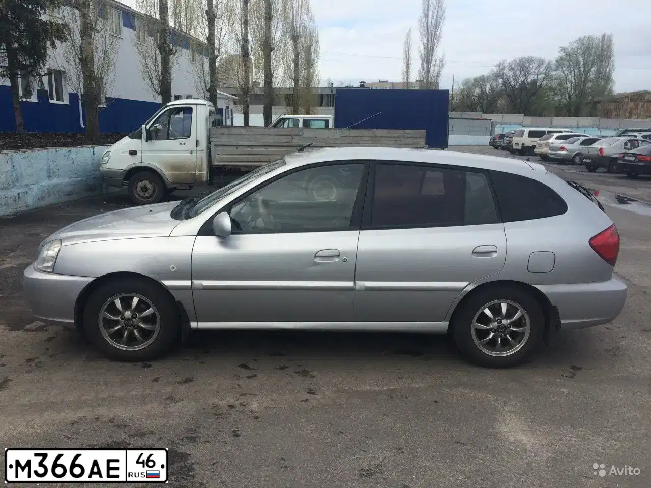 Фото автомобиля KIA RIO, 2005 — госномер Н202УС46. Цвет: СЕРЫЙ МЕТАЛЛИК