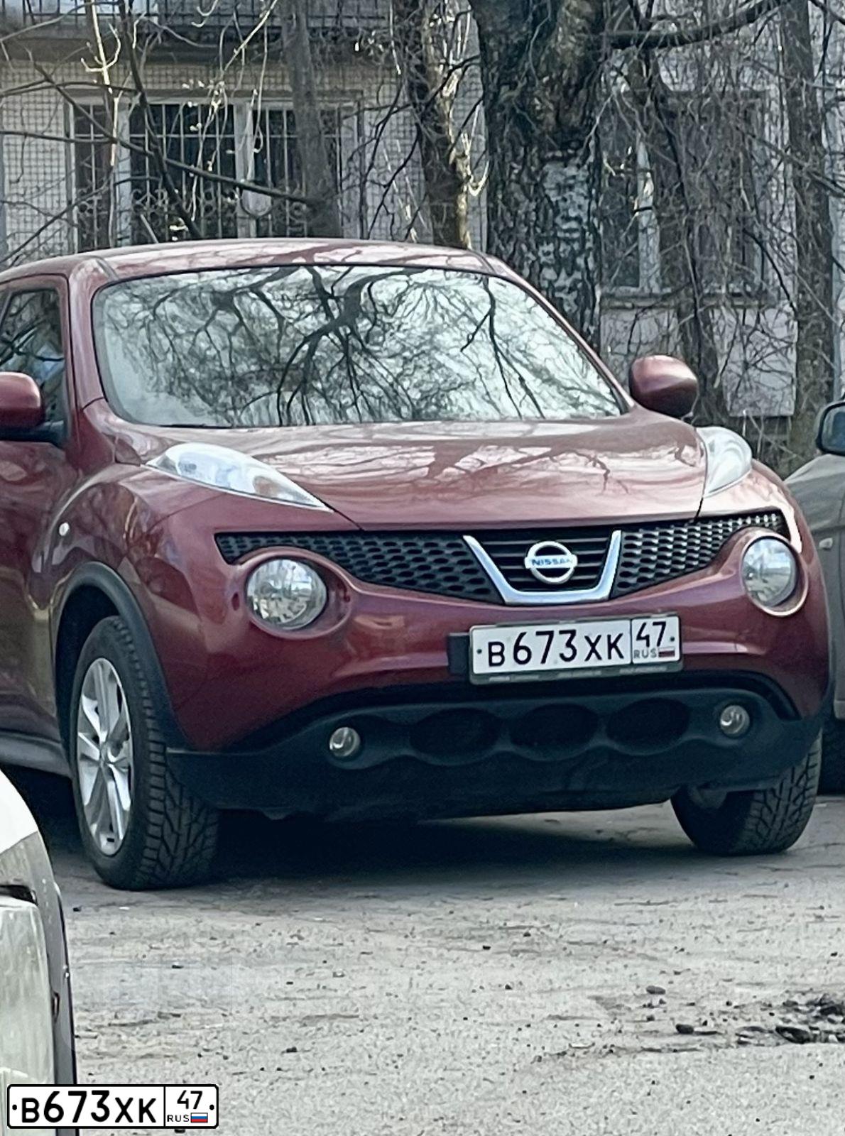 Фото автомобиля NISSAN JUKE, 2012 — госномер А801УР147. Цвет: Красный