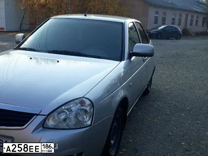 Фото автомобиля LADA 2172 PRIORA, 2013 — госномер Н960АР31