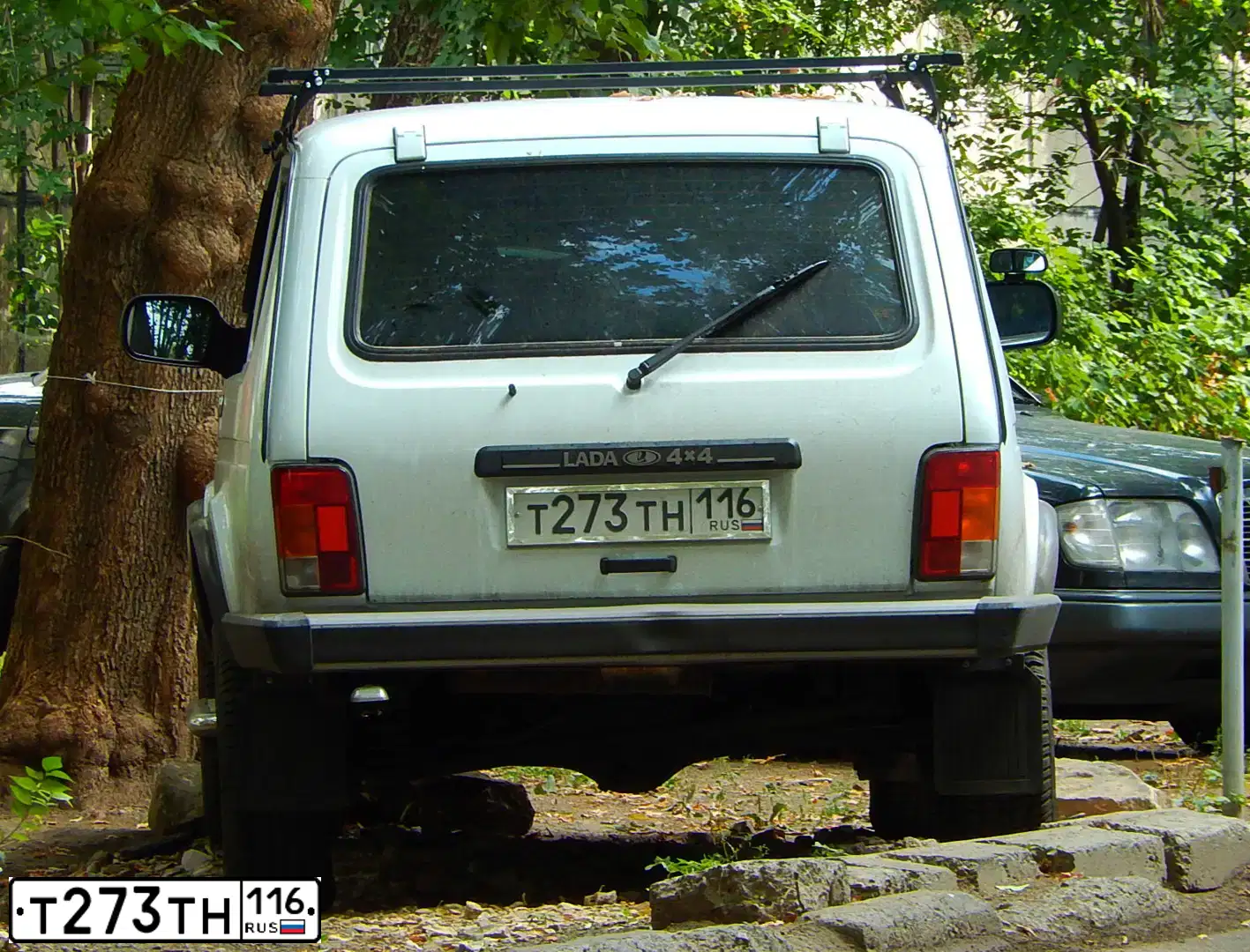 Фото автомобиля LADA 2121 NIVA, 2014 — госномер Т273ТН116. Цвет: ЯРКО-БЕЛЫЙ
