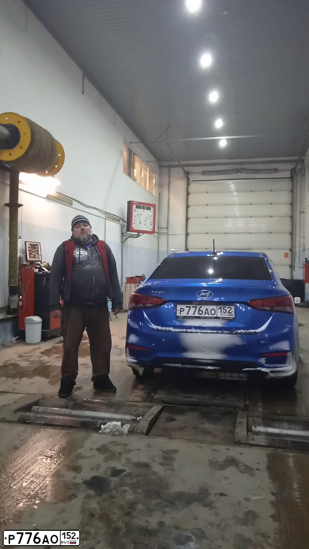 Фото автомобиля HYUNDAI SOLARIS, 2017 — госномер У536ВР152. Цвет: синий