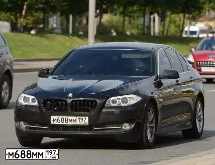 Фото автомобиля BMW SERIE 5, 2013 — госномер М688ММ197. Цвет: ЧЕРНЫЙ
