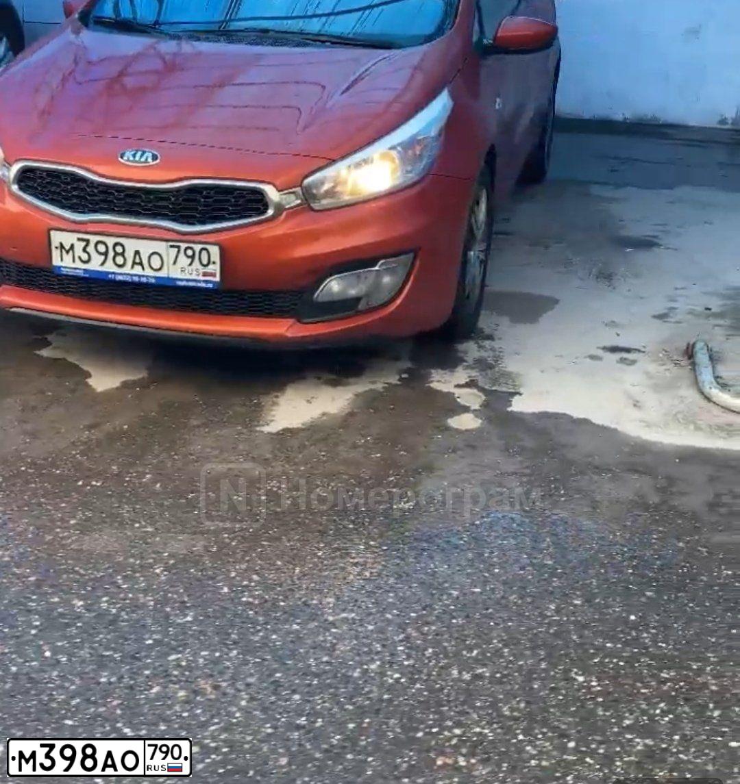 Фото автомобиля TOYOTA CAMRY, 2008 — госномер В328ВС147. Цвет: БЕЖЕВЫЙ