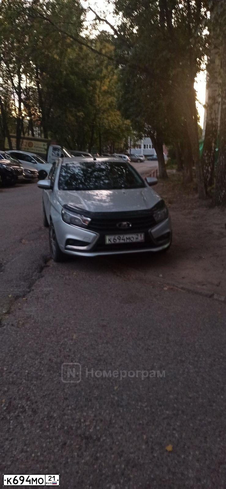 Фото автомобиля LADA VESTA, 2019 — госномер К694МО21. Цвет: СЕРЕБРИСТЫЙ