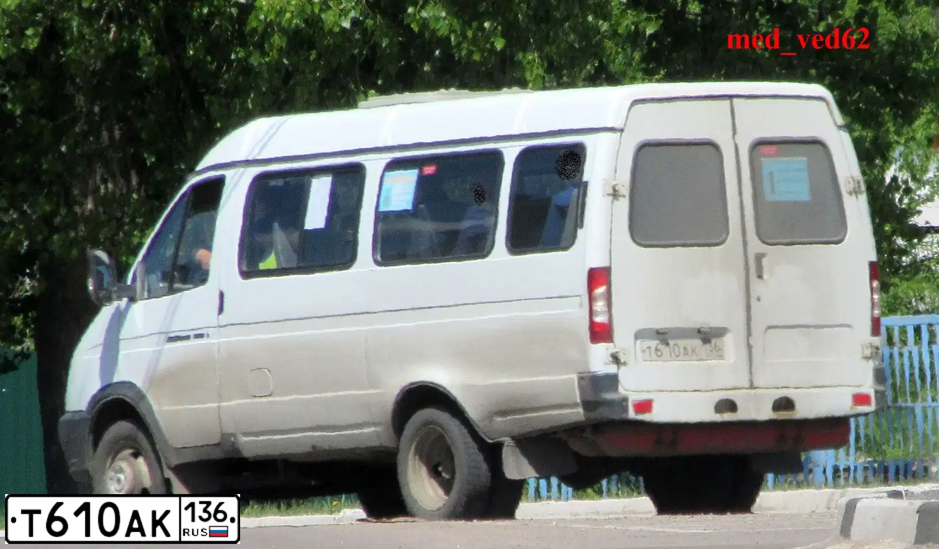 Фото автомобиля GAZ 3221 EL, 2010 — госномер Т610АК136. Цвет: Белый