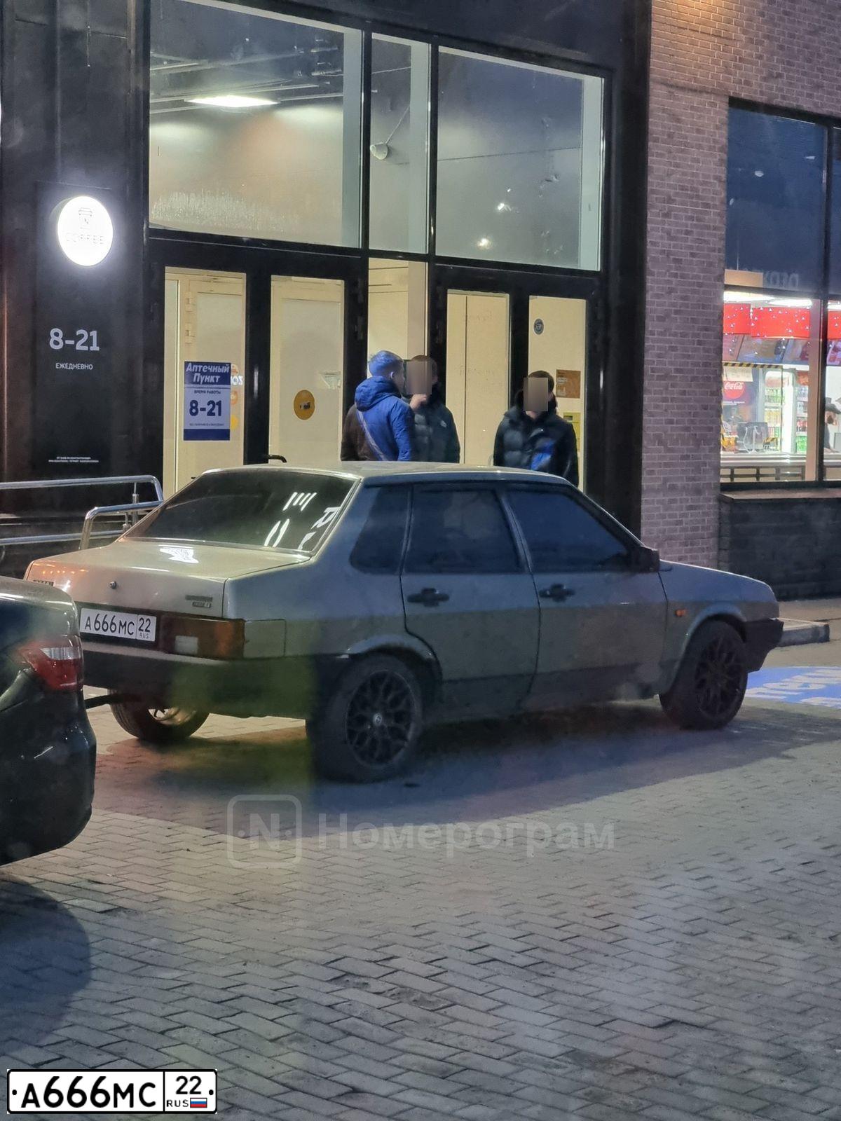 Фото автомобиля LADA 2121 NIVA, 2003 — госномер А666МС22. Цвет: ЯРКО-БЕЛЫЙ
