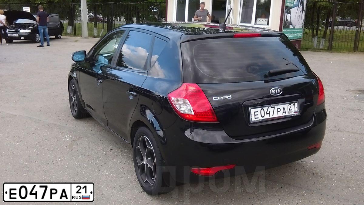 Фото автомобиля KIA CEE'D, 2010 — госномер Е858РС43. Цвет: ЧЕРНЫЙ ПЕРЛАМУТР