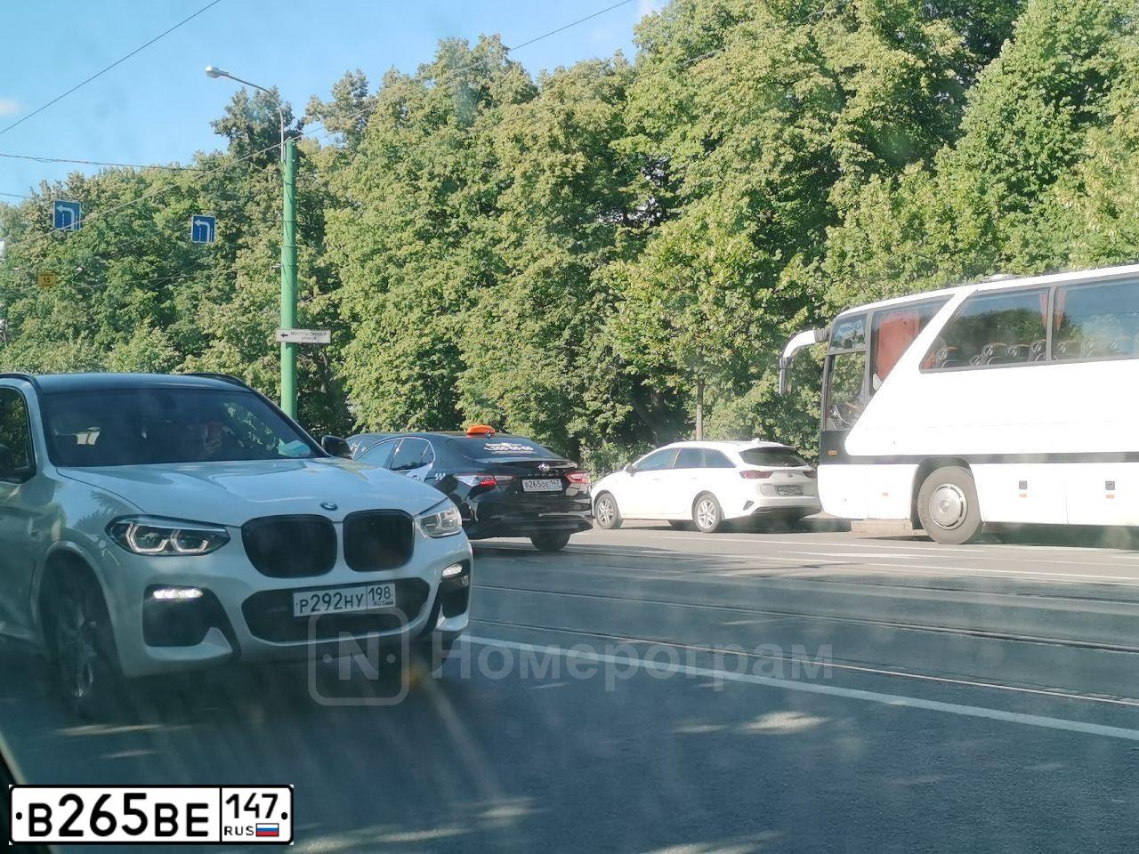 Фото автомобиля MAZDA 6, 2006 — госномер В265ВЕ147. Цвет: Серебристый