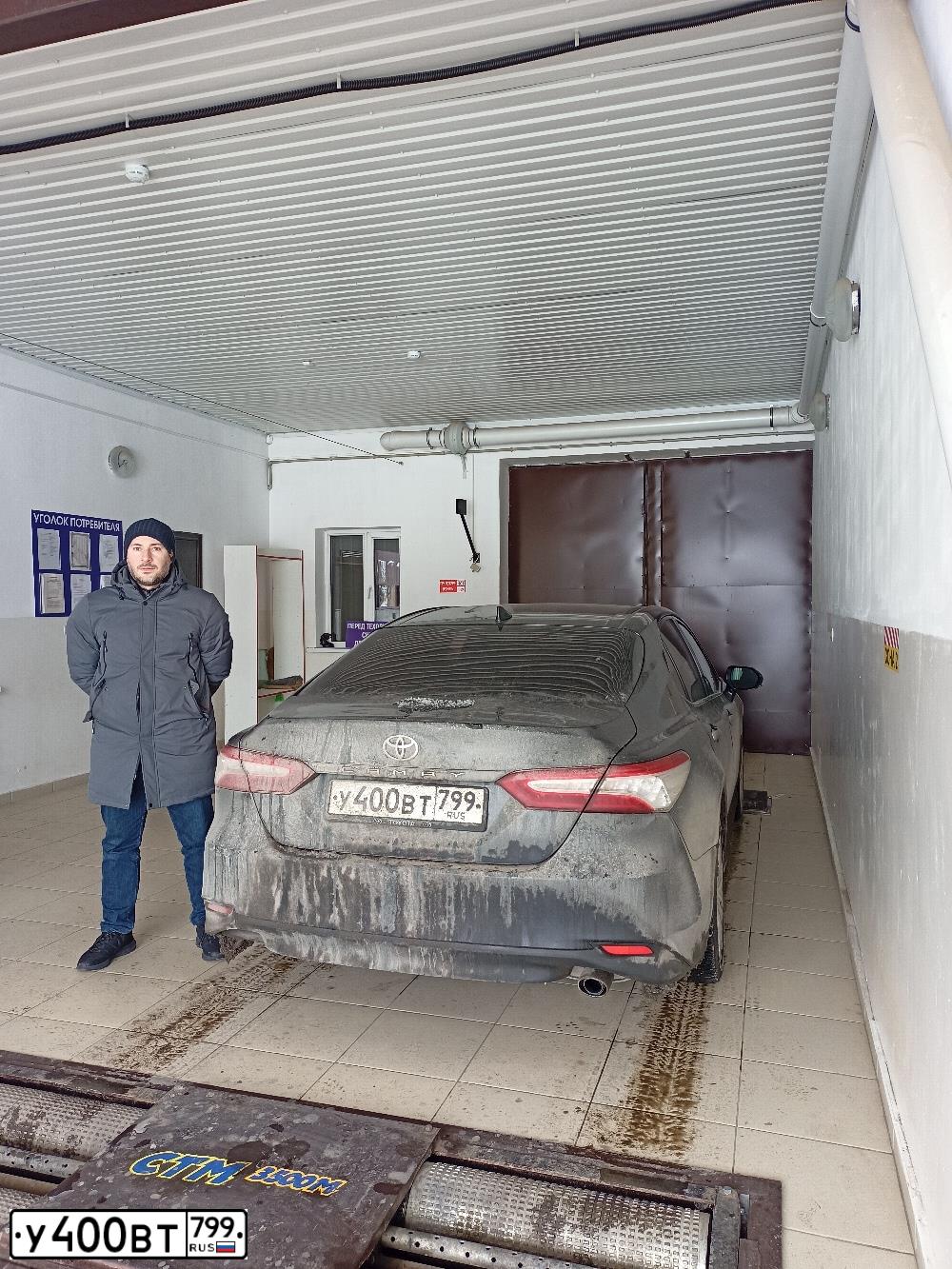 Фото автомобиля LADA VESTA, 2018 — госномер У400ВТ799. Цвет: Серый