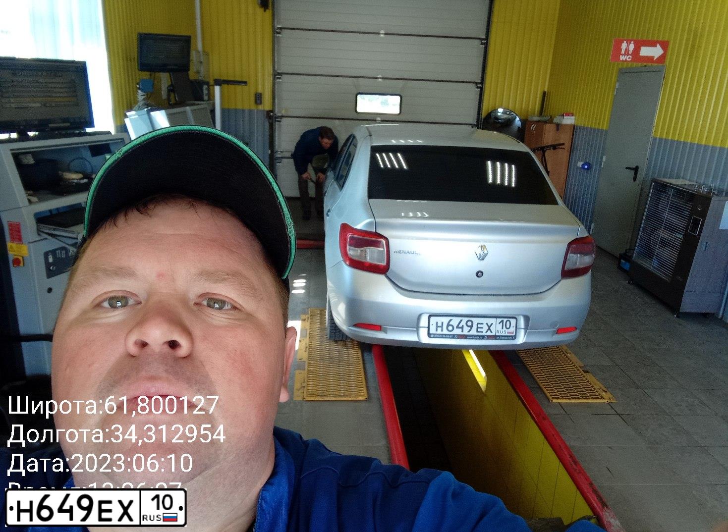 Фото автомобиля RENAULT LOGAN, 2014 — госномер Н649ЕХ10. Цвет: СВЕТЛО-СЕРЫЙ