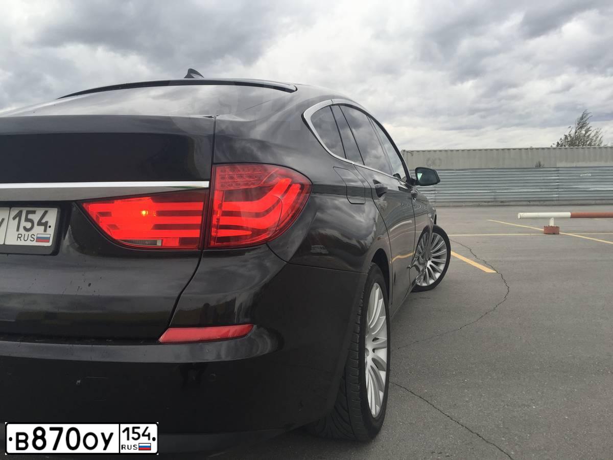 Фото автомобиля BMW SERIE 5 GT, 2009 — госномер Р700ХЕ22. Цвет: ЧЕРНЫЙ