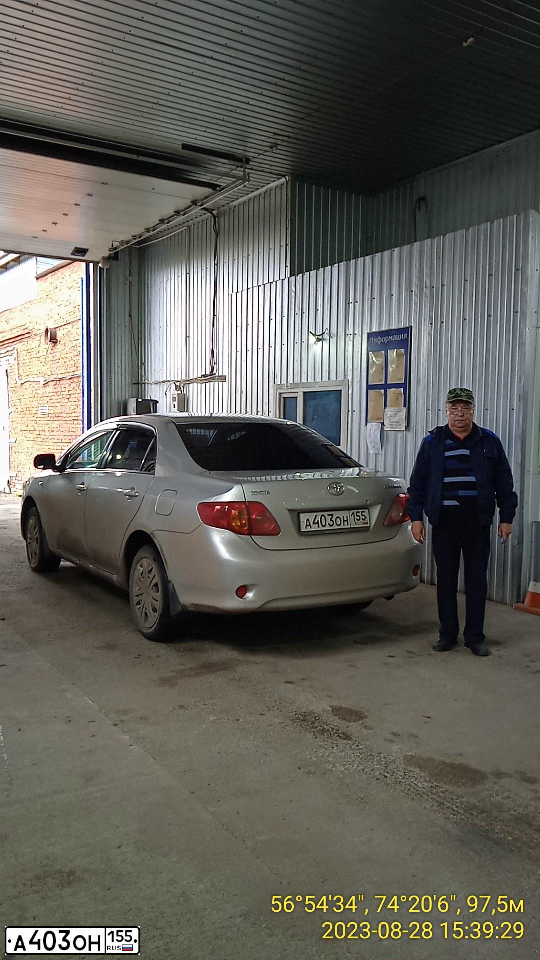Фото автомобиля TOYOTA COROLLA, 2007 — госномер У999МХ55. Цвет: СЕРЕБРИСТЫЙ