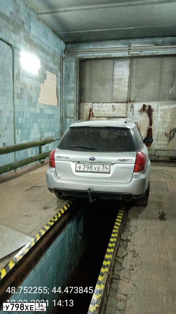Фото автомобиля SUBARU OUTBACK, 2003 — госномер У798ХЕ34. Цвет: серебристый