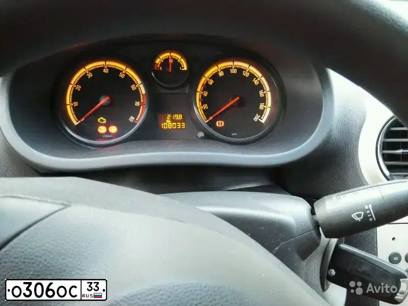Фото автомобиля OPEL CORSA, 2007 — госномер О306ОС33. Цвет: ЧЕРНЫЙ