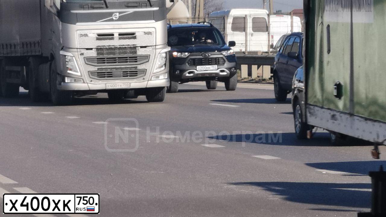 Фото автомобиля MERCEDES C-KLASSE, 2018 — госномер С006ММ35. Цвет: ЧЕРНЫЙ