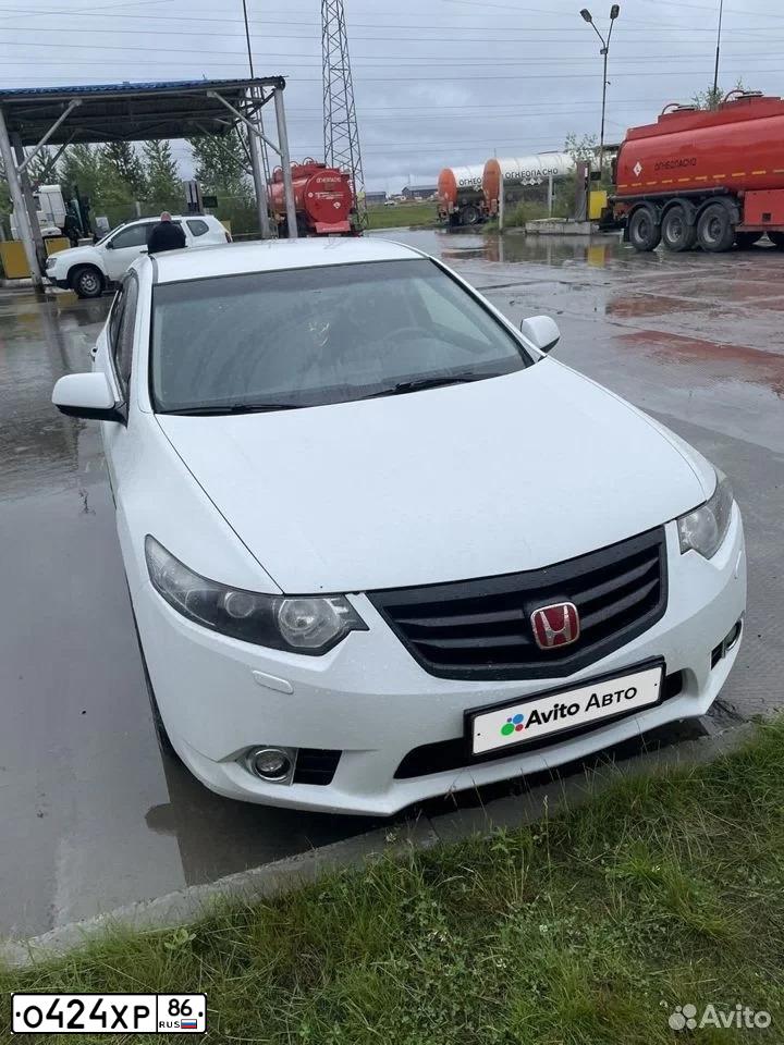 Фото автомобиля HONDA ACCORD, 2012 — госномер Р608ЕР774. Цвет: Белый