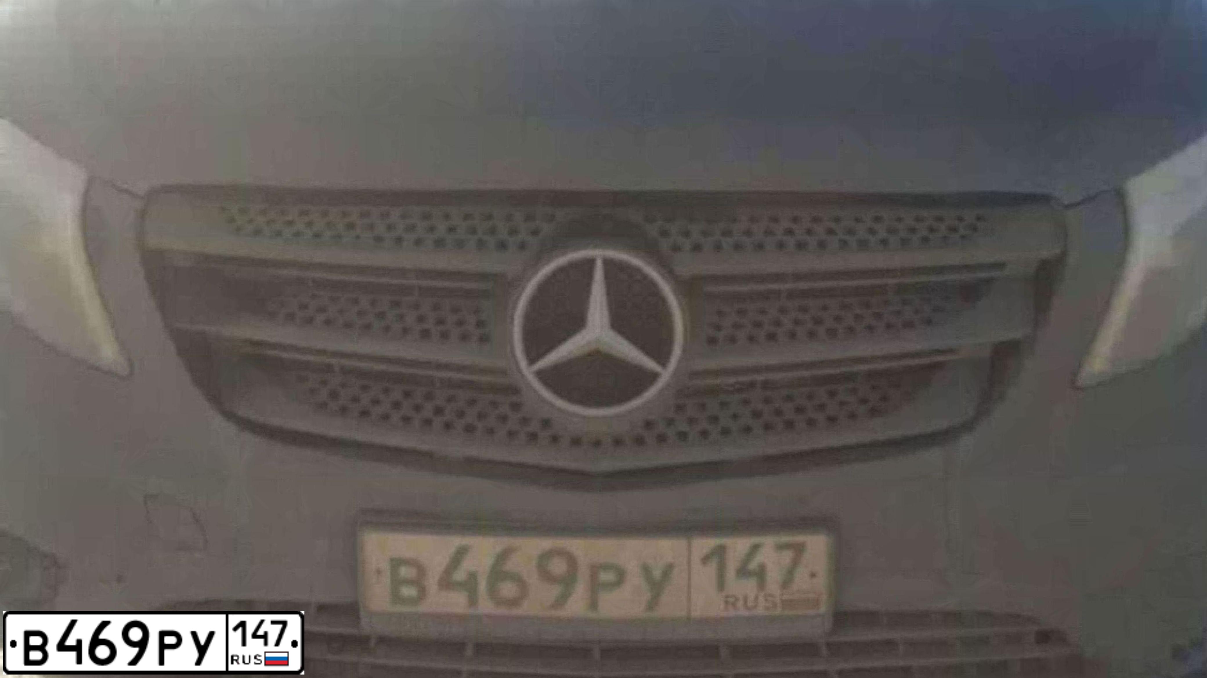 Фото автомобиля MERCEDES VITO, 2015 — госномер О768МТ142. Цвет: ЧЕРНЫЙ